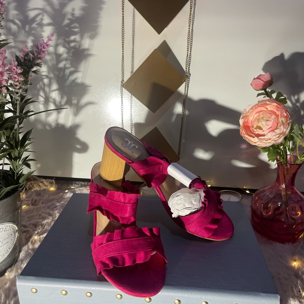 Fuchsia heels - Picture 4 of 6